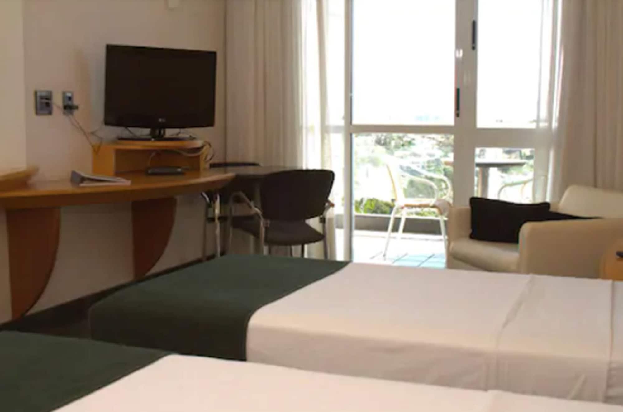 Hotel Senac Ilha Do Boi Vitória Exteriér fotografie A room at the hotel