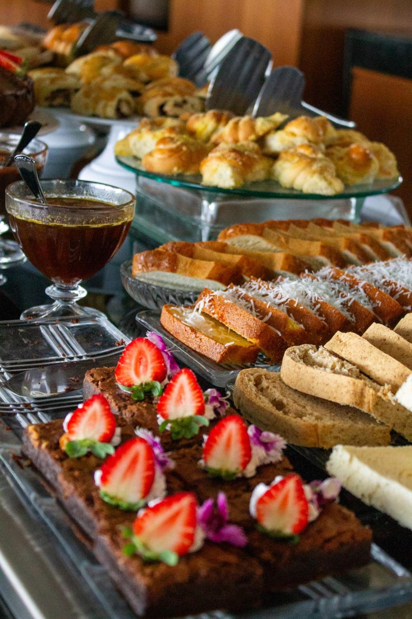 Hotel Senac Ilha Do Boi Vitória Exteriér fotografie A selection of Italian pastries