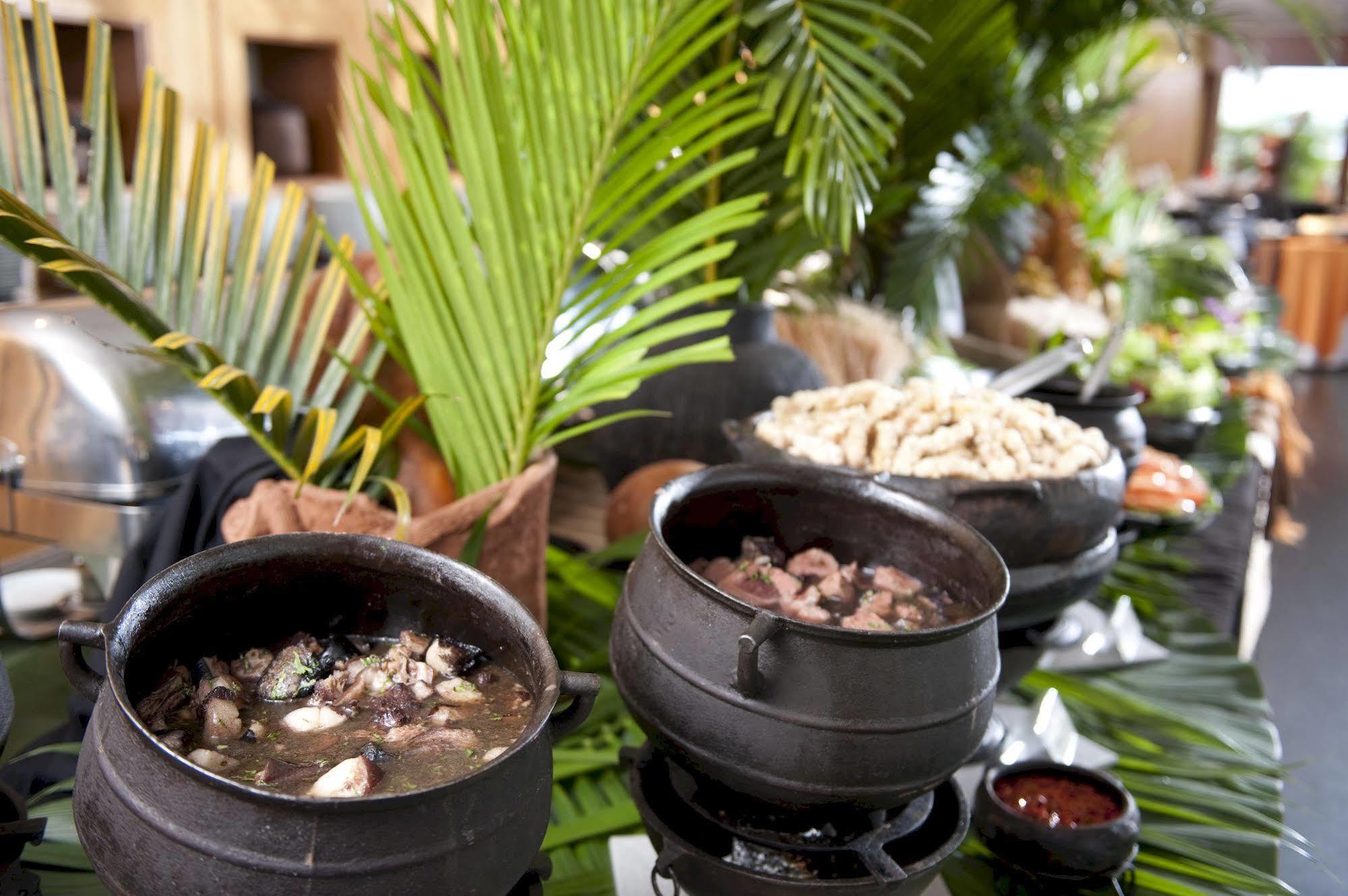 Hotel Senac Ilha Do Boi Vitória Exteriér fotografie A selection of African cuisine